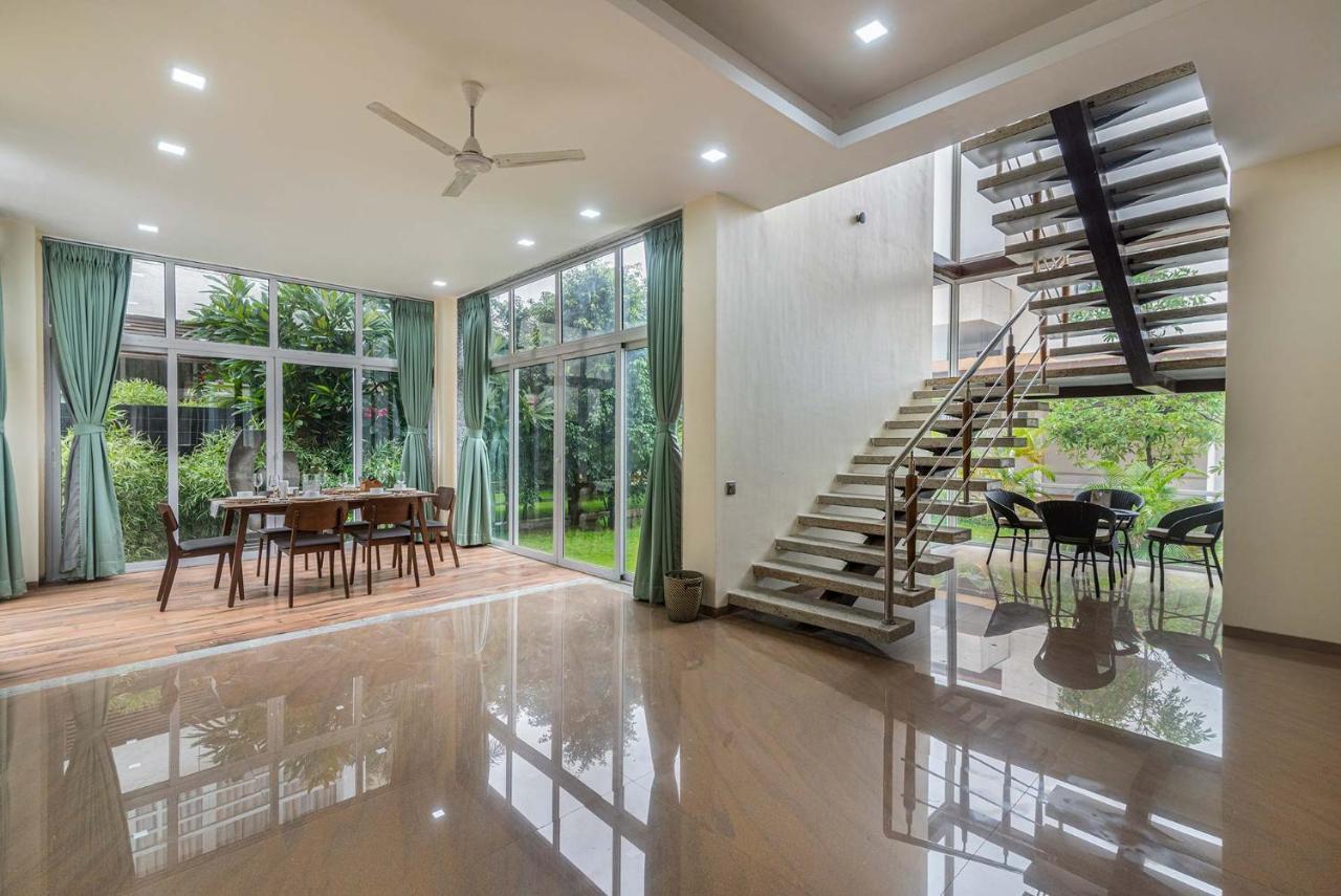 Sierra Skies By Stayvista - A Mountain-View Villa Featuring A Rooftop Swimming Pool, Jacuzzi, Turf, And A Gym For An Elevated Stay Lonavala Εξωτερικό φωτογραφία