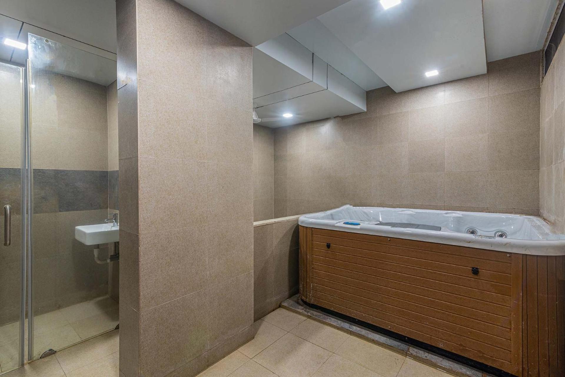 Sierra Skies By Stayvista - A Mountain-View Villa Featuring A Rooftop Swimming Pool, Jacuzzi, Turf, And A Gym For An Elevated Stay Lonavala Εξωτερικό φωτογραφία