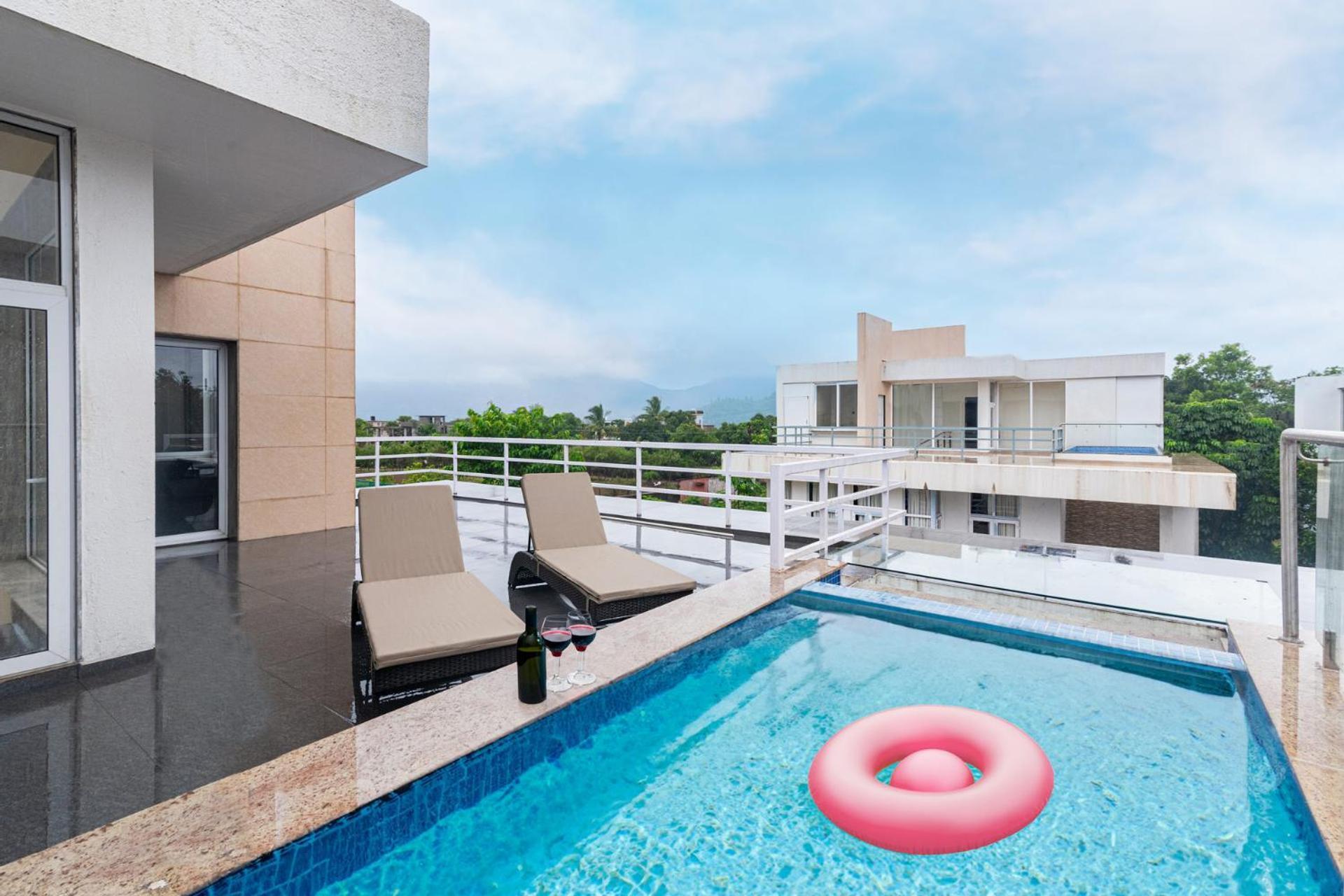 Sierra Skies By Stayvista - A Mountain-View Villa Featuring A Rooftop Swimming Pool, Jacuzzi, Turf, And A Gym For An Elevated Stay Lonavala Εξωτερικό φωτογραφία